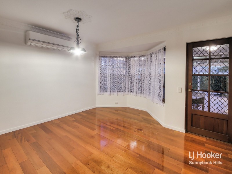 16 Orpheus Street, Robertson QLD 4109