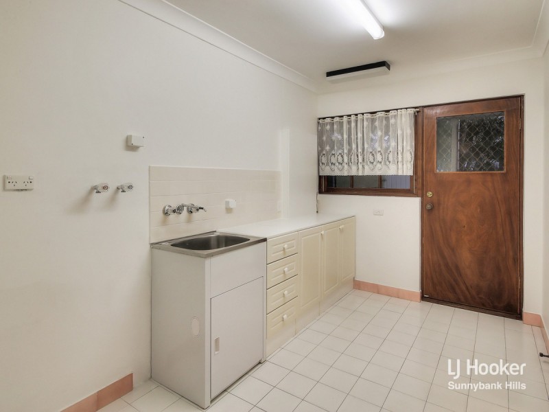 16 Orpheus Street, Robertson QLD 4109