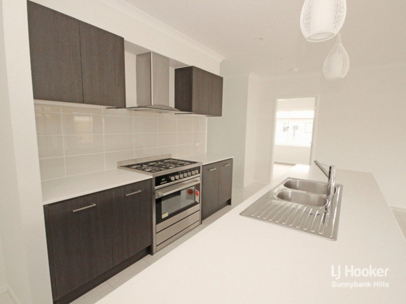 16 Parkway Street, Kuraby QLD 4112