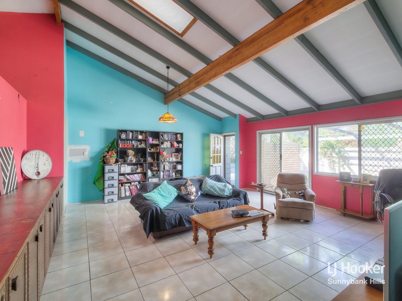 31 Jonathan Street, Macgregor QLD 4109