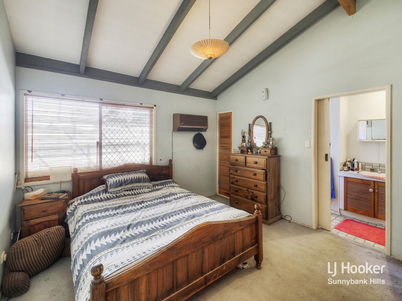 31 Jonathan Street, Macgregor QLD 4109