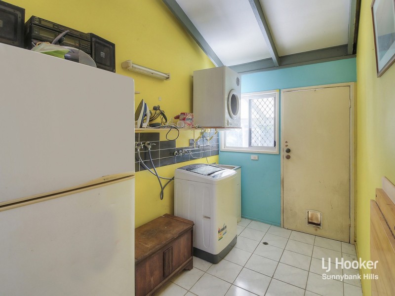 31 Jonathan Street, Macgregor QLD 4109