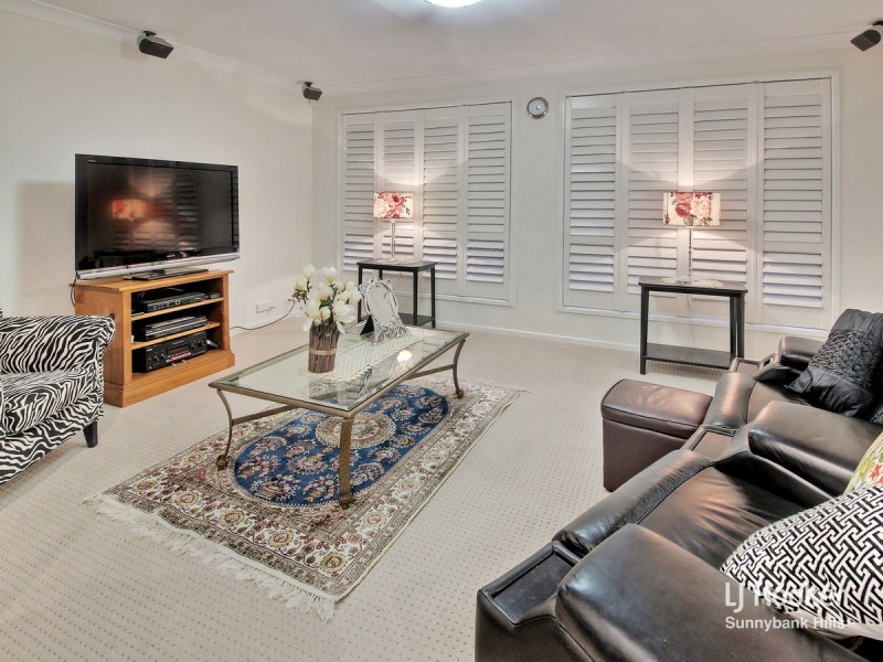 4 Allara Place, Eight Mile Plains QLD 4113