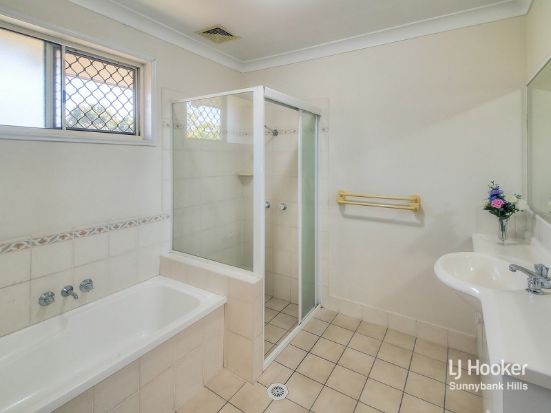 30 Lewis Place, Calamvale QLD 4116
