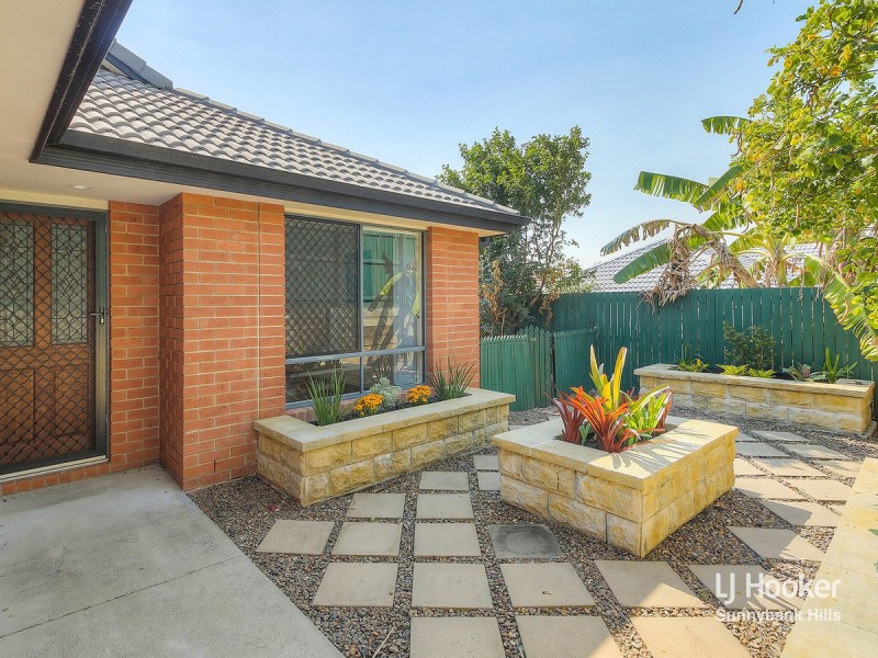 37 Robinson Crescent, Runcorn QLD 4113