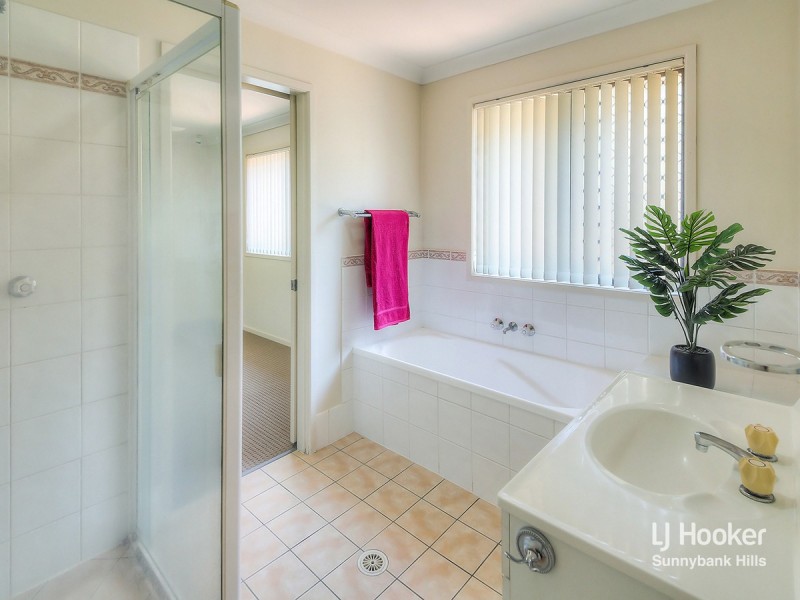 37 Robinson Crescent, Runcorn QLD 4113