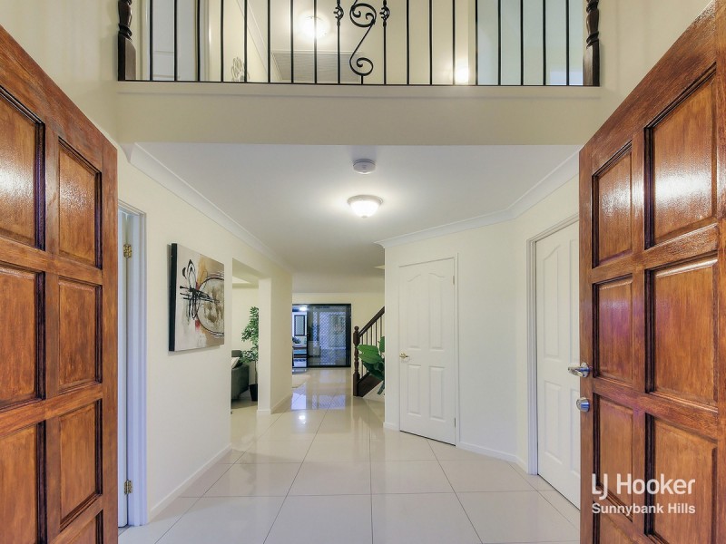 8 Alfred Circuit, Calamvale QLD 4116