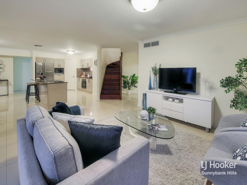 8 Alfred Circuit, Calamvale QLD 4116