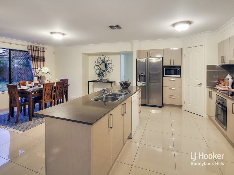 8 Alfred Circuit, Calamvale QLD 4116