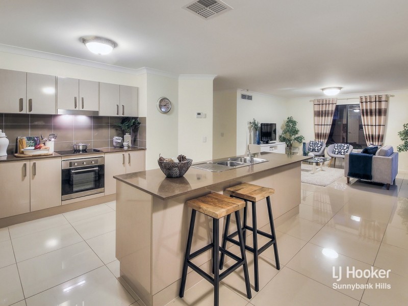 8 Alfred Circuit, Calamvale QLD 4116