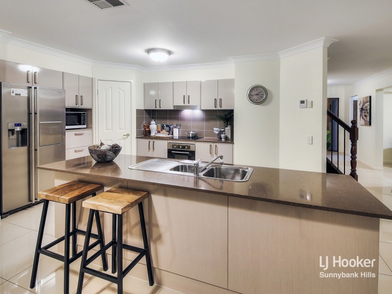 8 Alfred Circuit, Calamvale QLD 4116