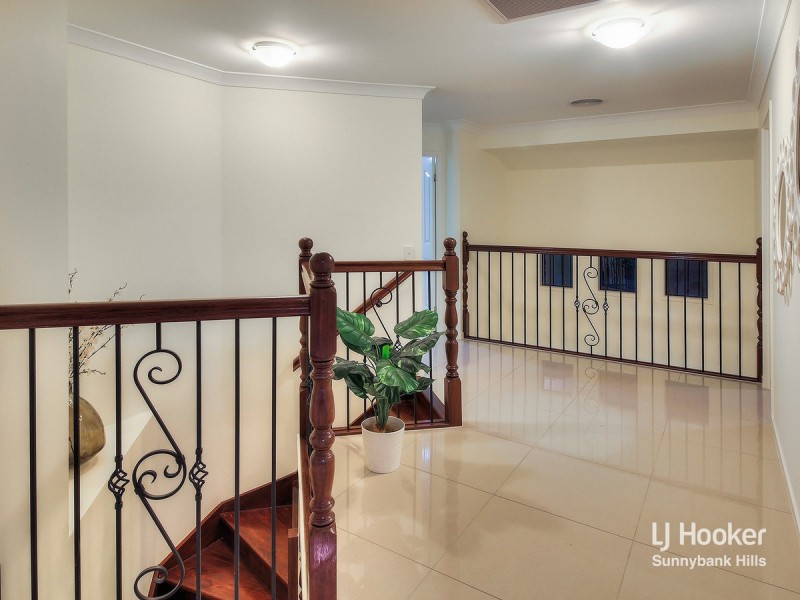 8 Alfred Circuit, Calamvale QLD 4116