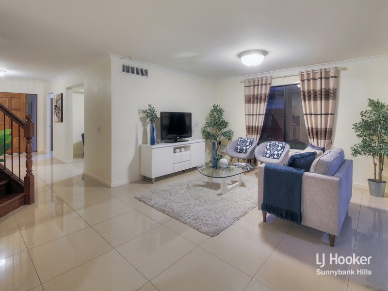 8 Alfred Circuit, Calamvale QLD 4116