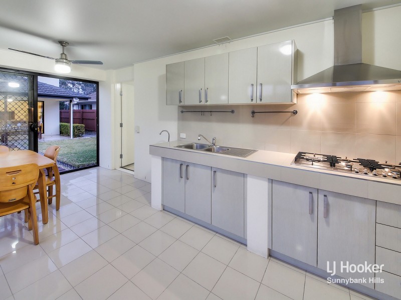 8 Alfred Circuit, Calamvale QLD 4116