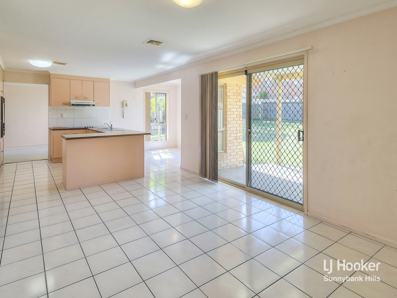 8 Parklands Street, Calamvale QLD 4116