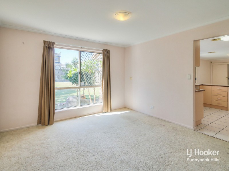 8 Parklands Street, Calamvale QLD 4116