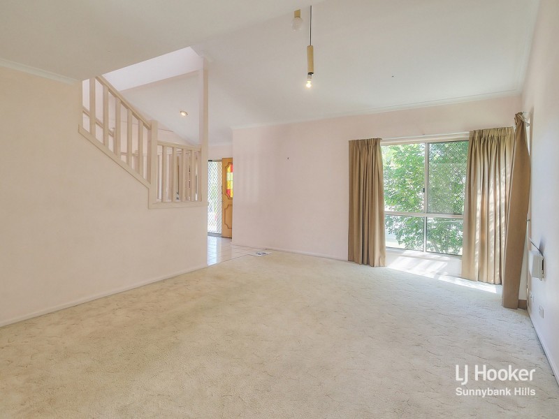 8 Parklands Street, Calamvale QLD 4116