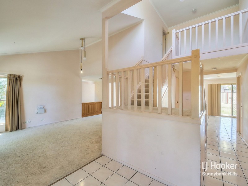 8 Parklands Street, Calamvale QLD 4116