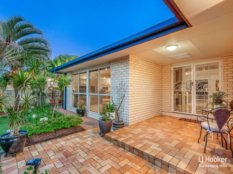14 Cleveland Place, Stretton QLD 4116