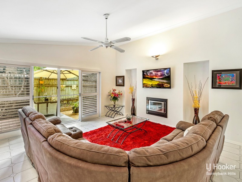 14 Cleveland Place, Stretton QLD 4116