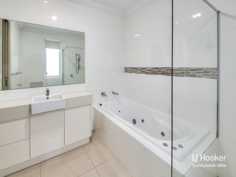 32 Windward Place, Jacobs Well QLD 4208