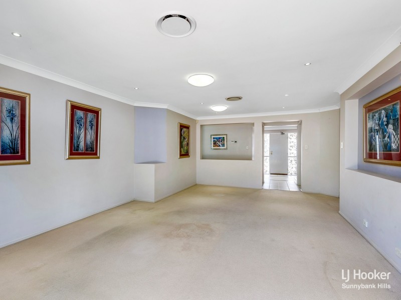 16 Juniper Circuit, Stretton QLD 4116