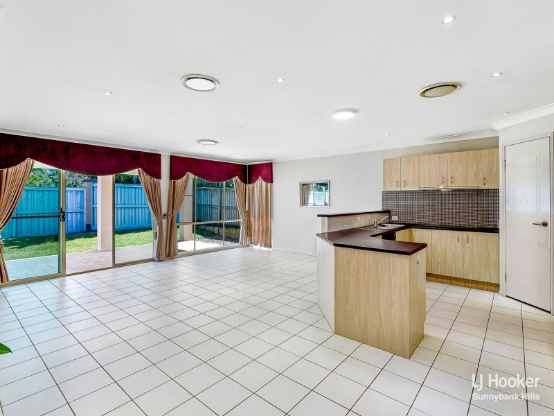 16 Juniper Circuit, Stretton QLD 4116