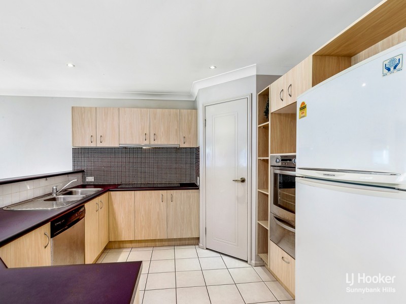 16 Juniper Circuit, Stretton QLD 4116