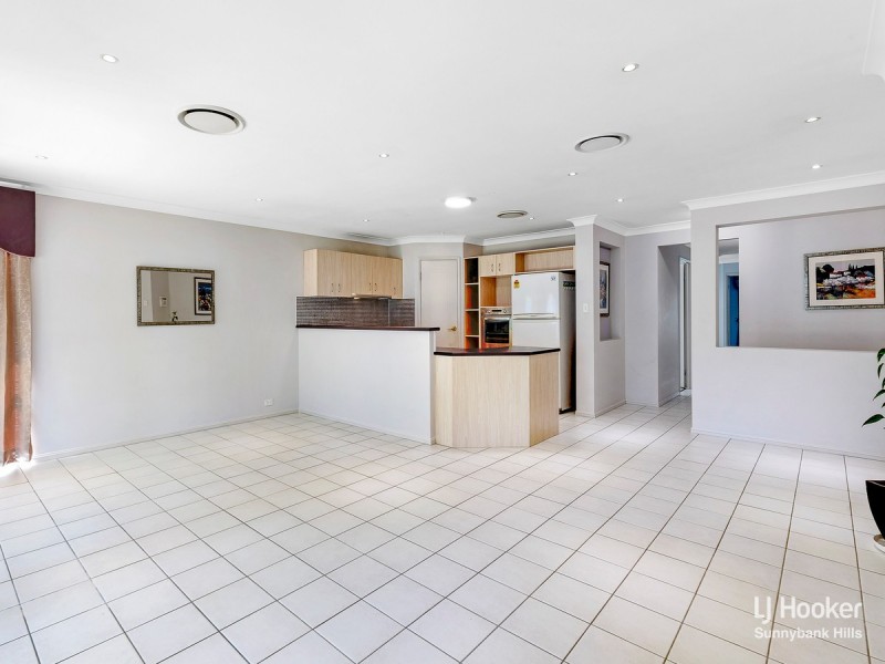 16 Juniper Circuit, Stretton QLD 4116