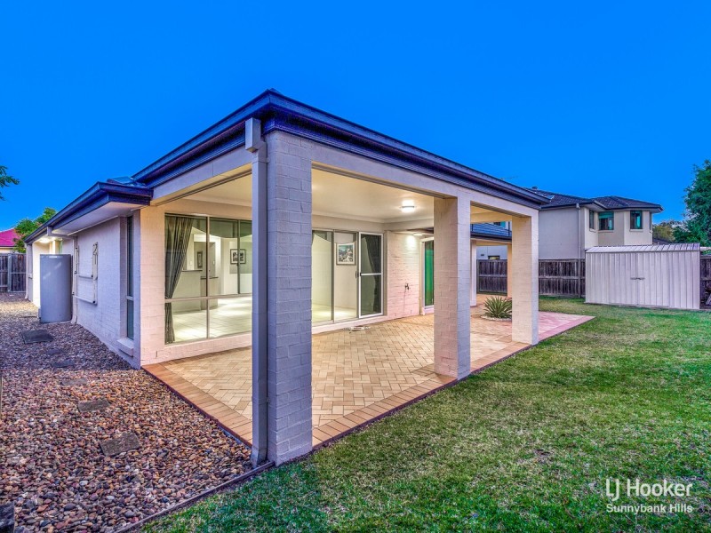 16 Juniper Circuit, Stretton QLD 4116