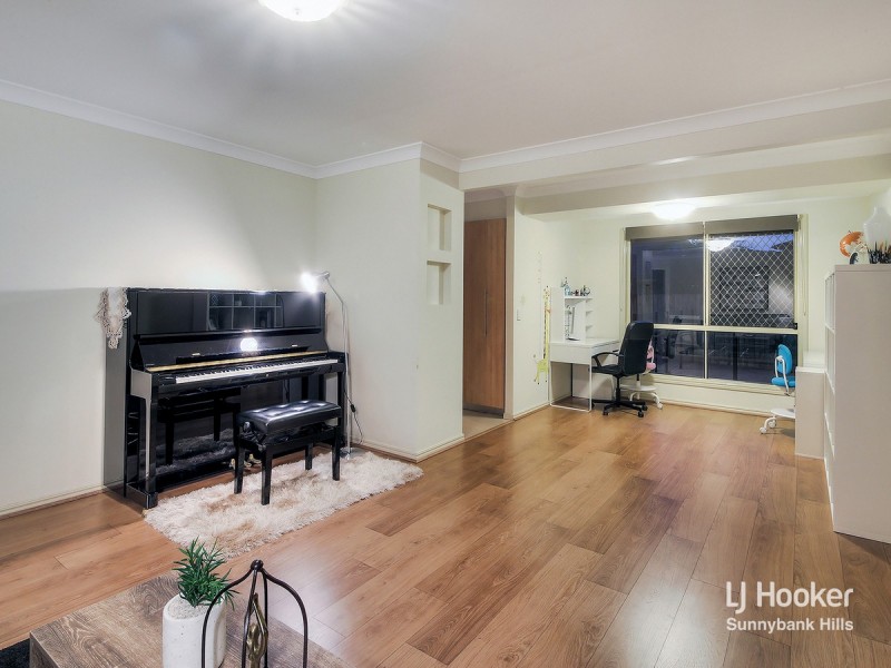 24 Corypha Crescent, Calamvale QLD 4116