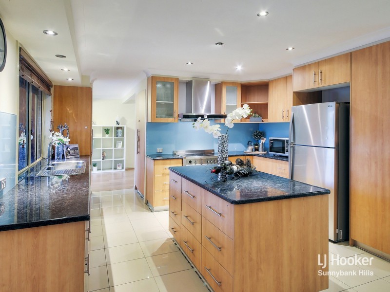 24 Corypha Crescent, Calamvale QLD 4116