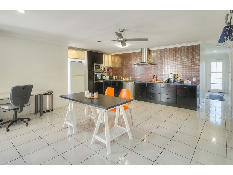 20 Cowper Place, Coopers Plains QLD 4108