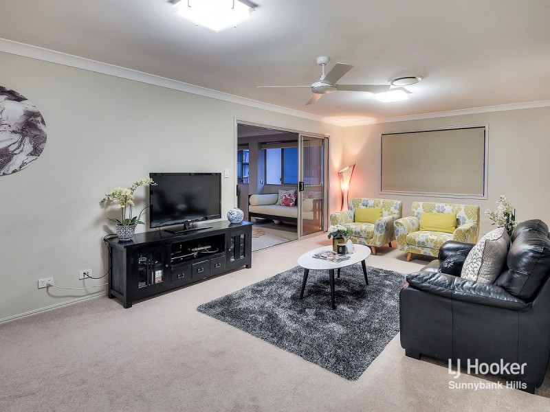 22 Willowleaf Close, Stretton QLD 4116