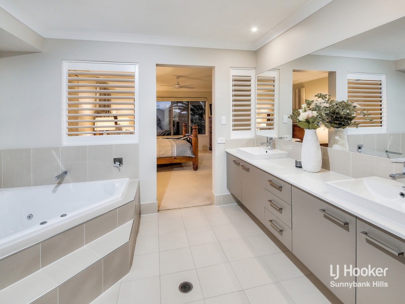 22 Willowleaf Close, Stretton QLD 4116