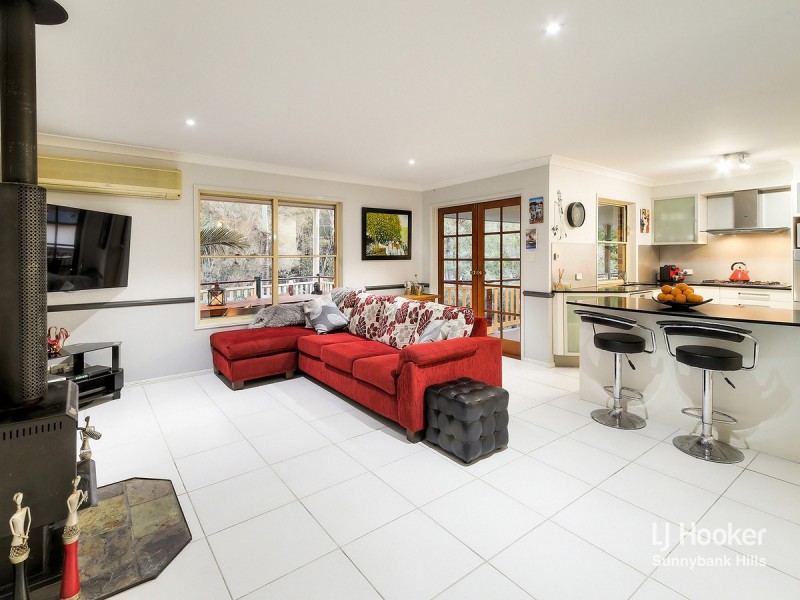 26 Poinciana Crescent, Stretton QLD 4116