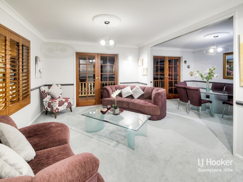 26 Poinciana Crescent, Stretton QLD 4116