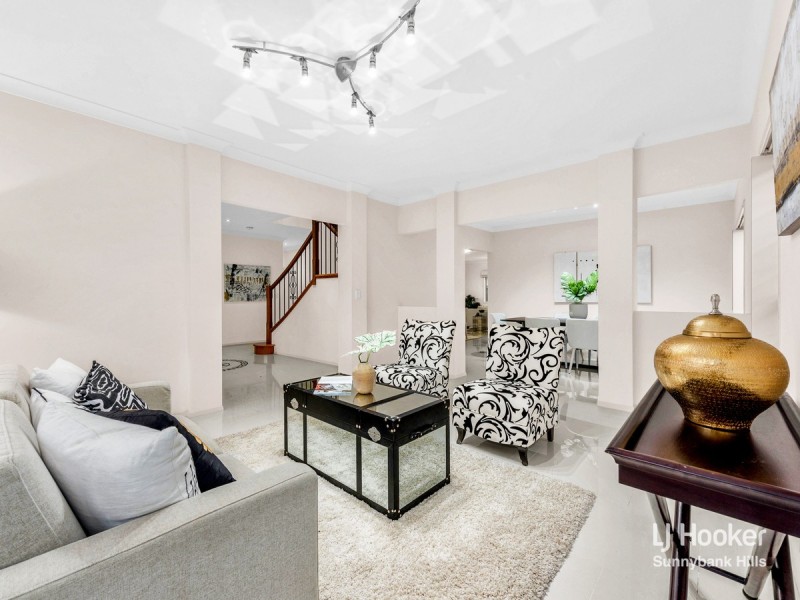 11 Ellendale Circuit, Eight Mile Plains QLD 4113