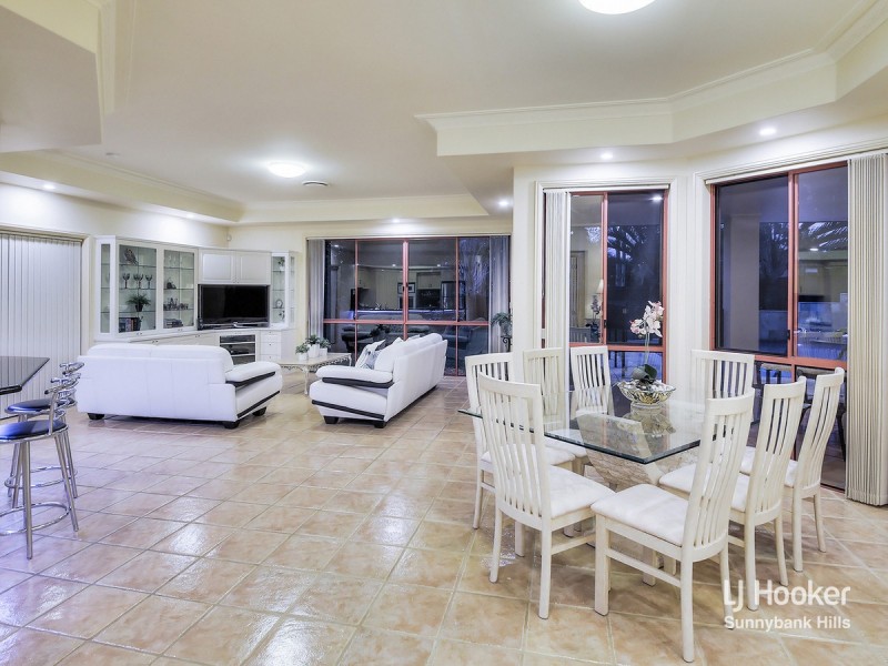 8 Cotswold Place, Wishart QLD 4122