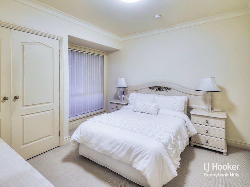 8 Cotswold Place, Wishart QLD 4122