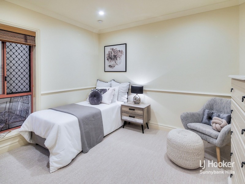 8 Cotswold Place, Wishart QLD 4122