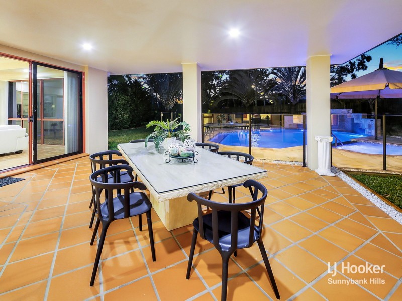 8 Cotswold Place, Wishart QLD 4122