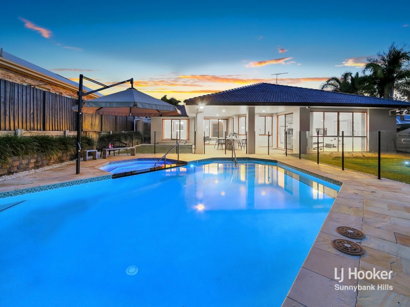 8 Cotswold Place, Wishart QLD 4122