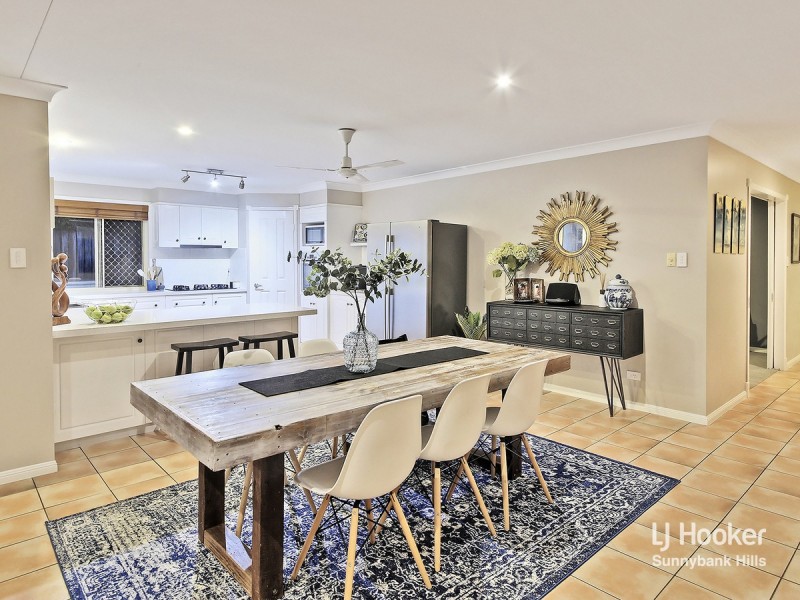 22 Pleasant Place, Wishart QLD 4122