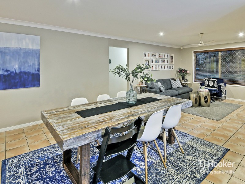 22 Pleasant Place, Wishart QLD 4122