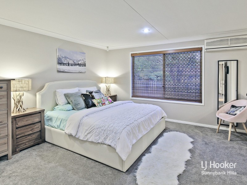 22 Pleasant Place, Wishart QLD 4122