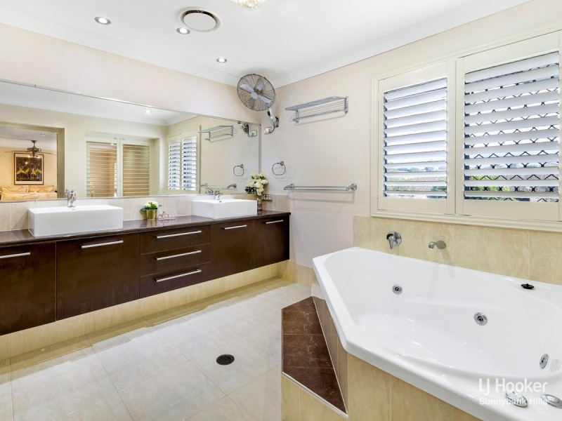 7 Amber Close, Eight Mile Plains QLD 4113