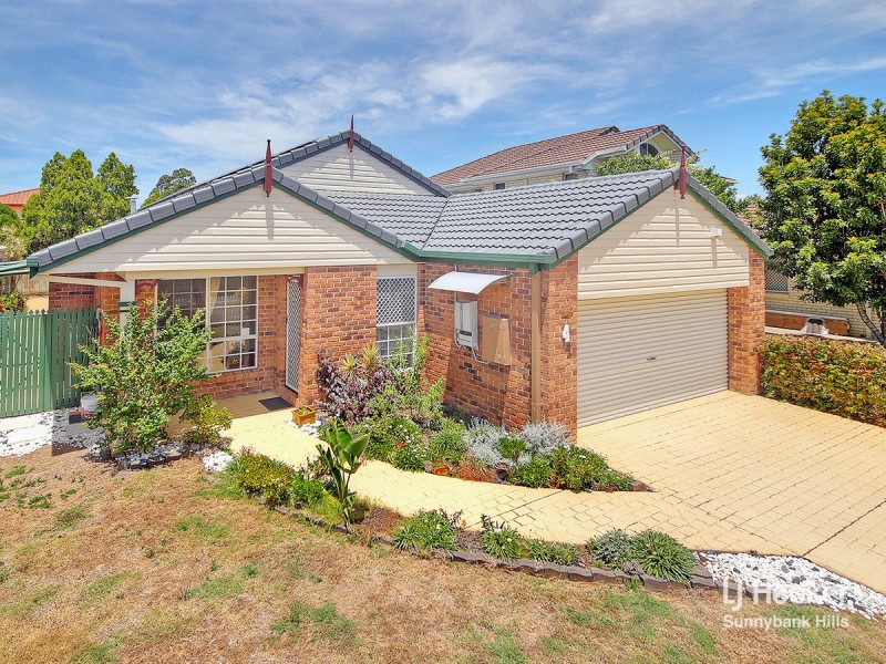 4 Eastcourt Lane, Sunnybank Hills QLD 4109