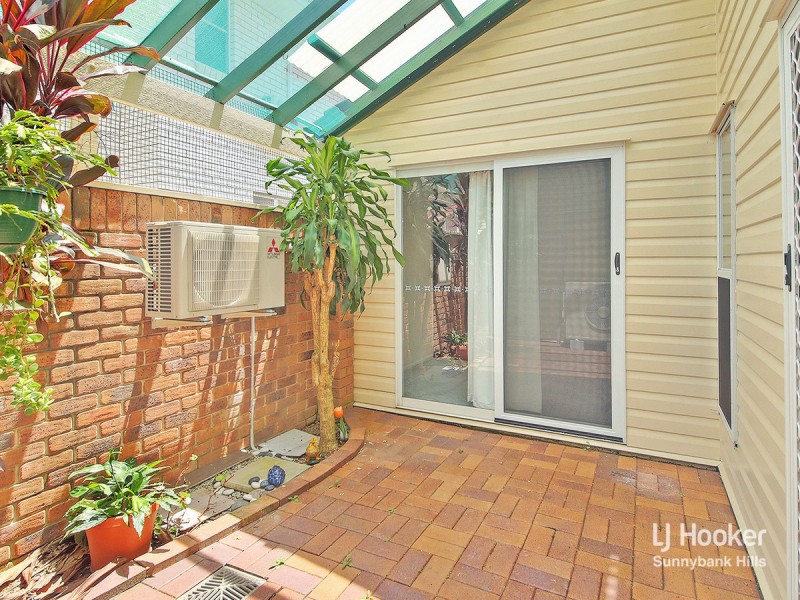 4 Eastcourt Lane, Sunnybank Hills QLD 4109