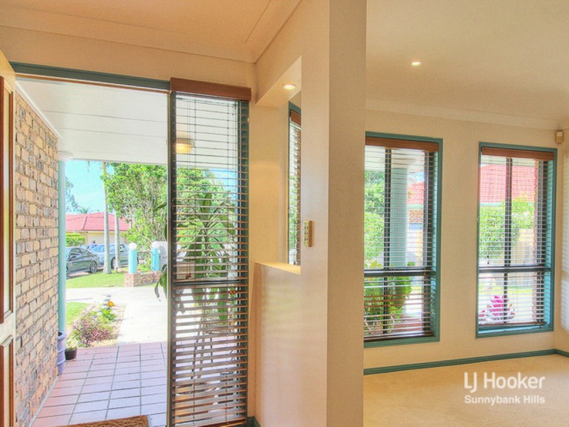 10 Spring Close, Calamvale QLD 4116